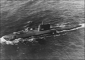 21 января 1954 года на воду спущена первая в мире атомная подводная лодка.